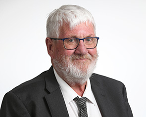 Peter Vogel 01 website 295x237